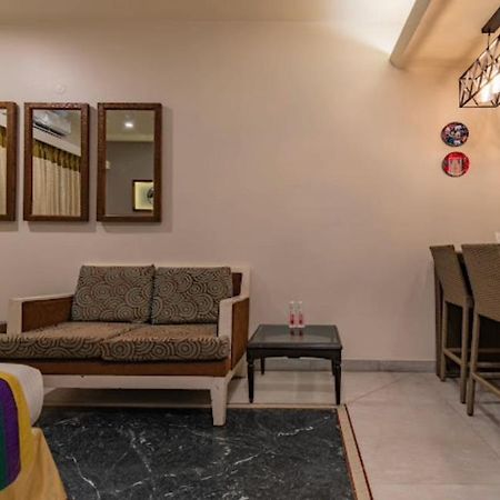 Hotel Imperial Park Sector 45 Gurgaon Esterno foto