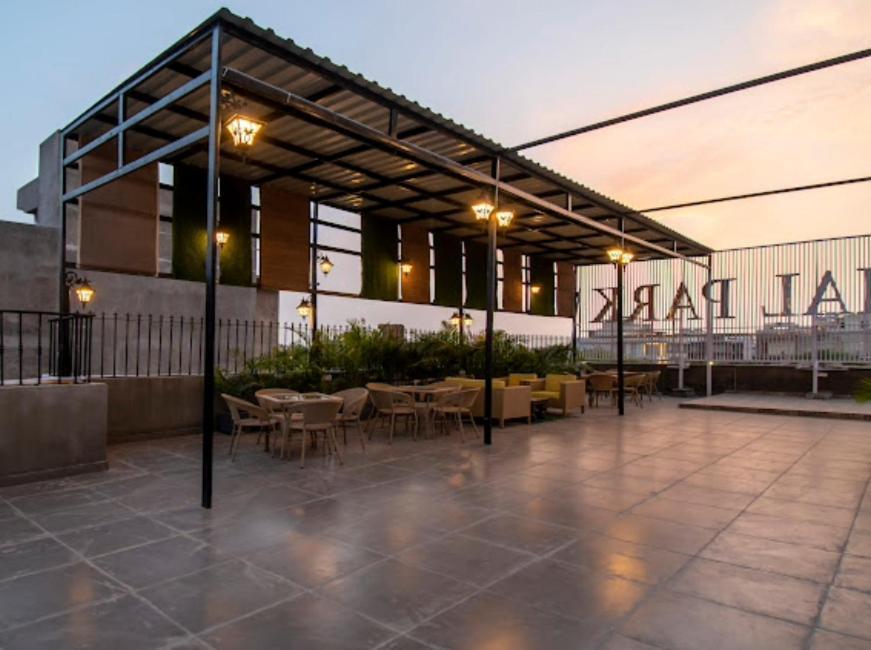 Hotel Imperial Park Sector 45 Gurgaon Esterno foto
