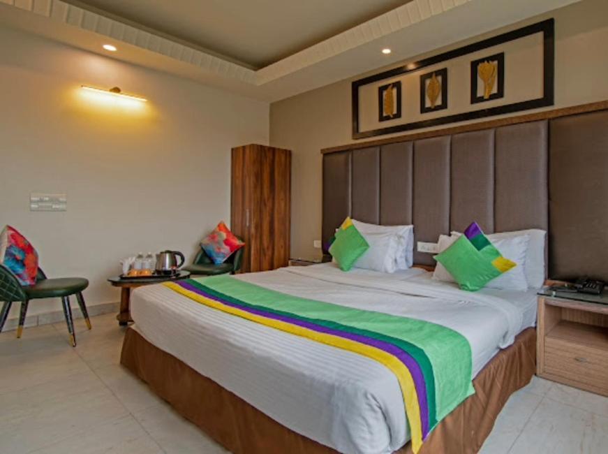 Hotel Imperial Park Sector 45 Gurgaon Esterno foto