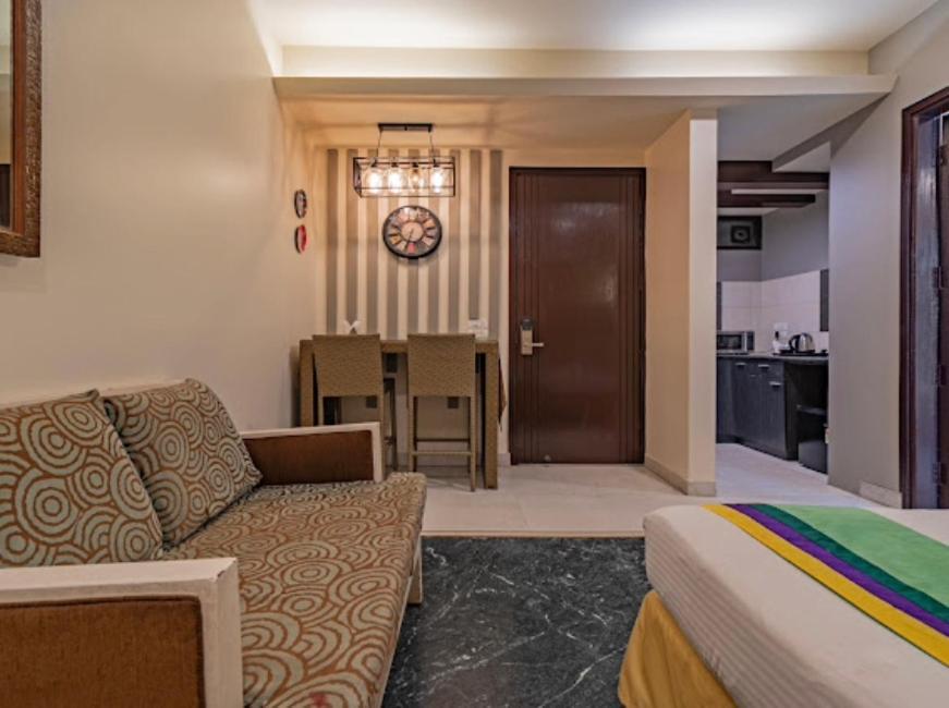 Hotel Imperial Park Sector 45 Gurgaon Esterno foto