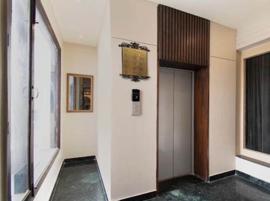Hotel Imperial Park Sector 45 Gurgaon Esterno foto